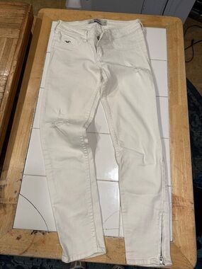 Hollister Off-White Skinny Distressed Jeans with Ankle Zips